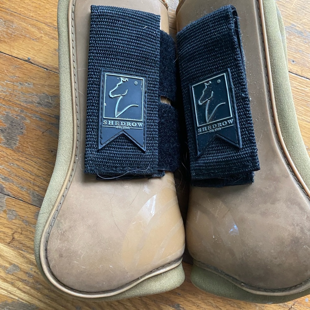Shedrow Tan Horse Boots